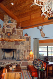Weekend hunting lodge décor