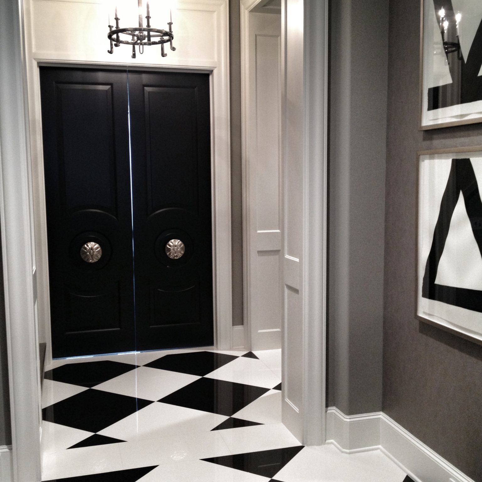 Black and white entryway design